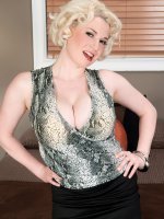 Goldie Ray - Big Tits